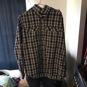 Mountain hardware shirt